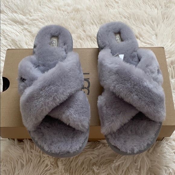 UGG fuzzette genuine shearling slippers - Picture 2 of 15